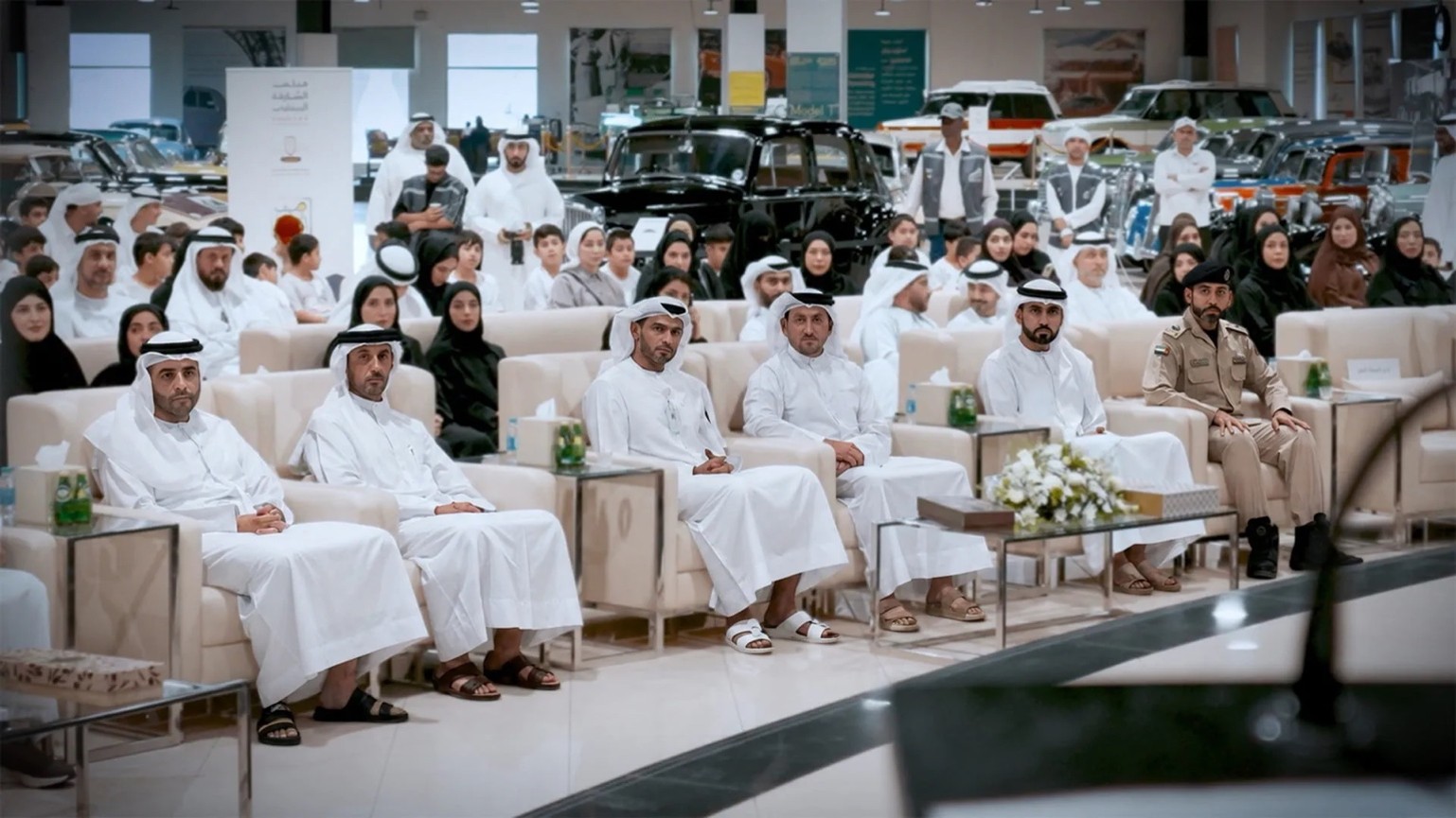  نادي الشارقة للسيارات القديمة يختتم برنامج "عطلتنا غير 2026"